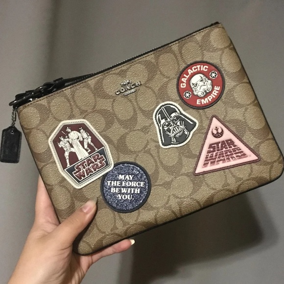 Star Wars X Coach Gallery Pouch Canvas W/ Patches - Picture 3 of 8